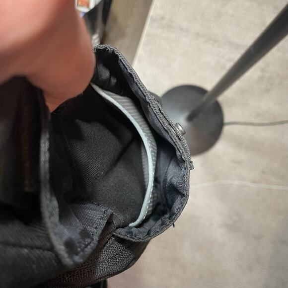 Lowepro LP36616 Urban Reporter 150 Camera Video Messenger Bag - Black - pockets - Picture 7 of 16